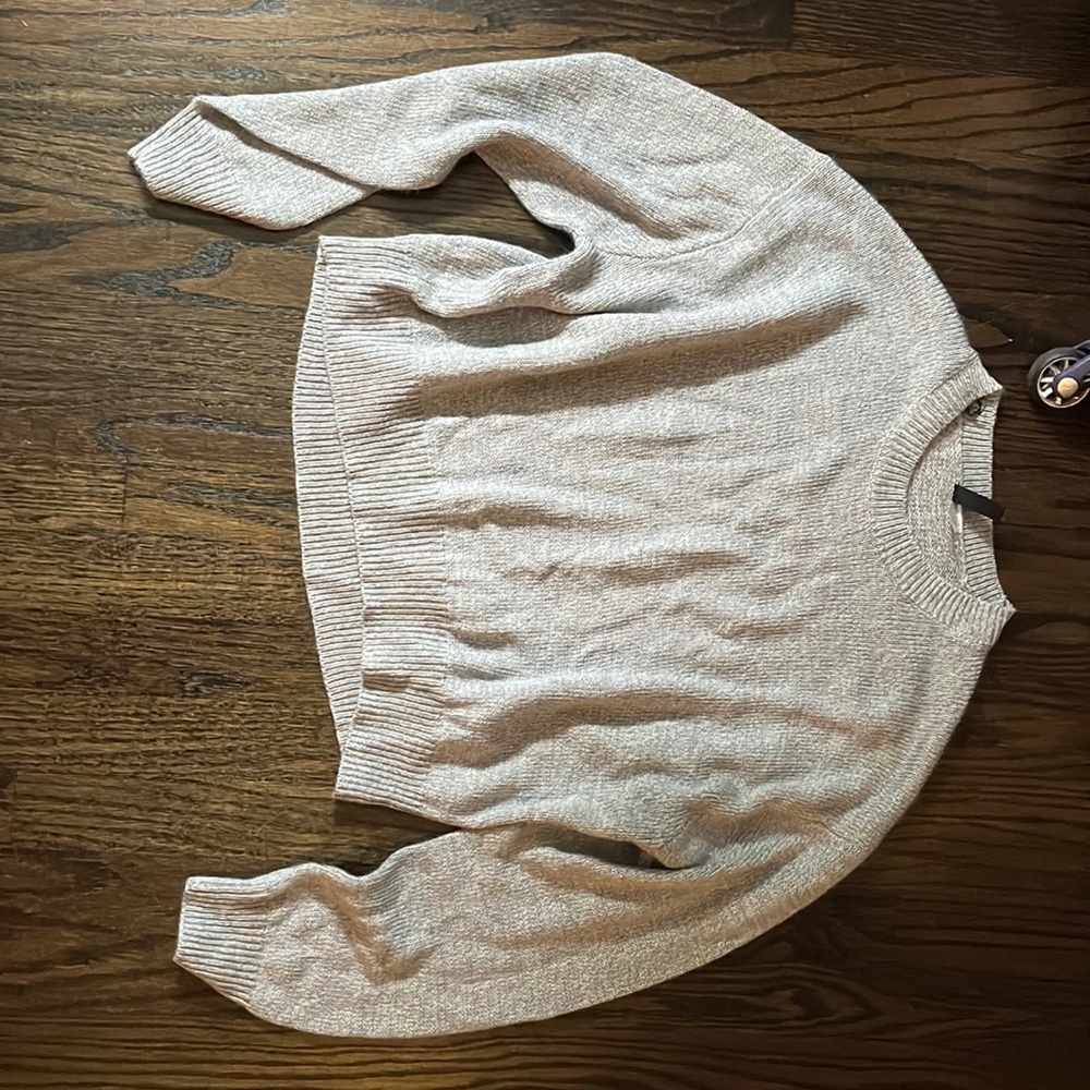 grey H&M sweater